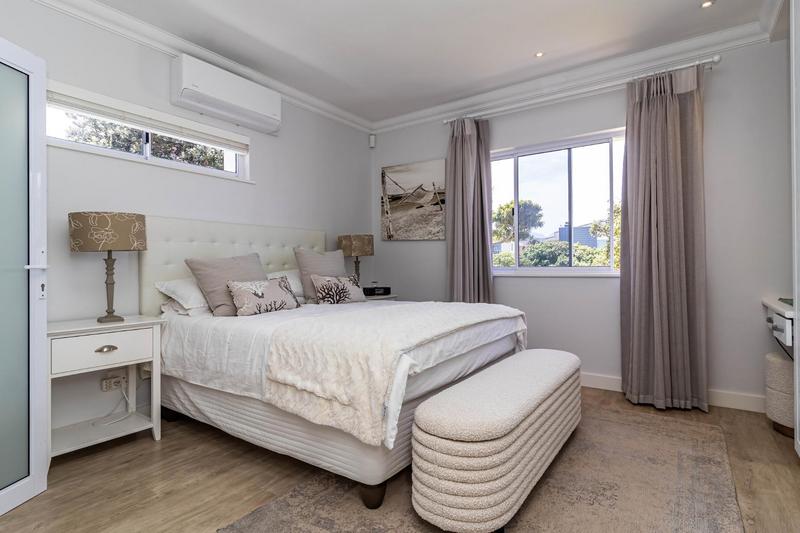 4 Bedroom Property for Sale in Sandbaai Western Cape